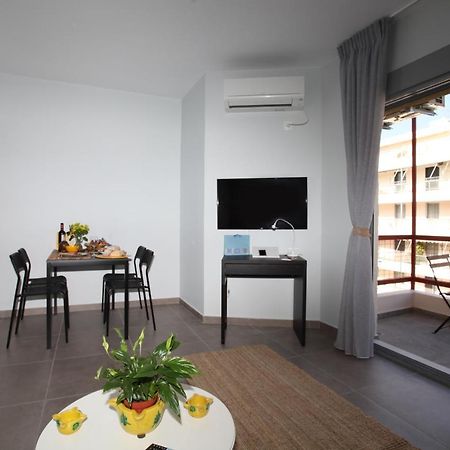 Edem Beach Apartment With Mountain View By Athenian Homes מראה חיצוני תמונה